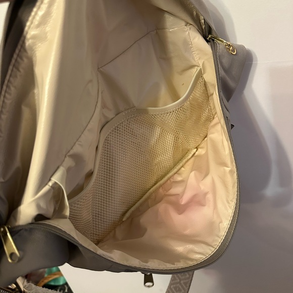 CANVELLE Gray oversized fanny pack with Patterned Strap - Picture 9 of 11